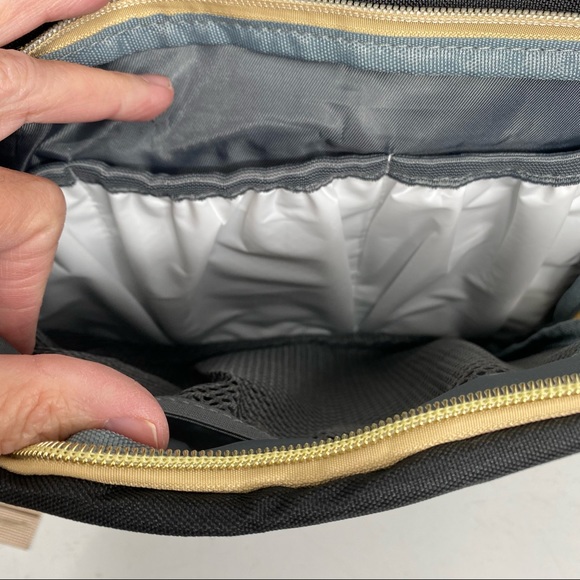 Baby Diaper bag backpack with changing station new - Picture 5 of 14